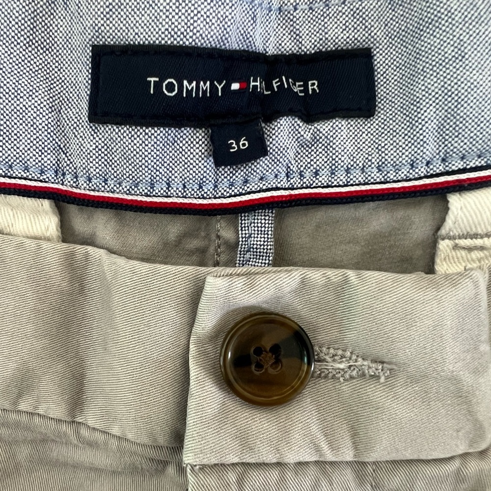 Tommy Hilfiger Men Shorts - Picture 3 of 3